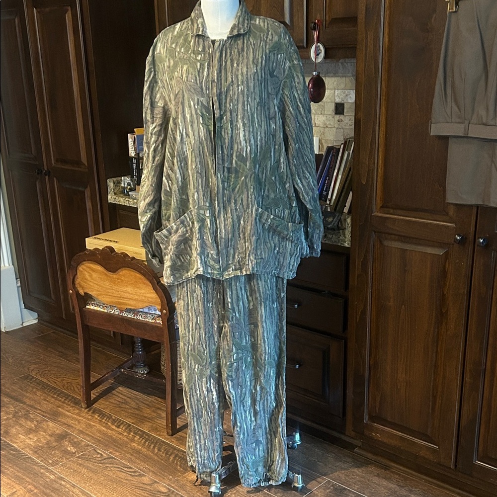 Vintage Realtree Sz L Camouflage Pants & Zip Jacket Set